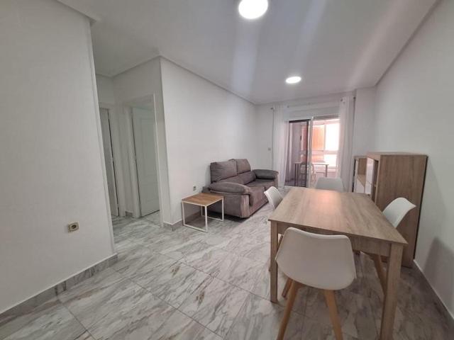 Apartamento en alquiler en Torrevieja, Centro photo 0