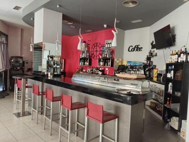 Local comercial en alquiler en Zaragoza, Arrabal photo 0