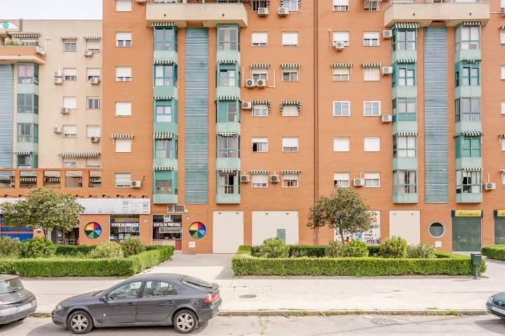 Local comercial en alquiler en Granada, Alcampo photo 0