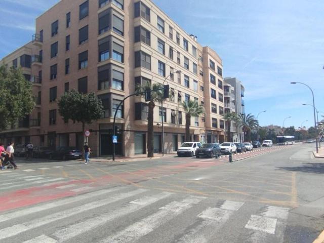 Local comercial en alquiler en Elche, Asilo - Pisos Azules photo 0