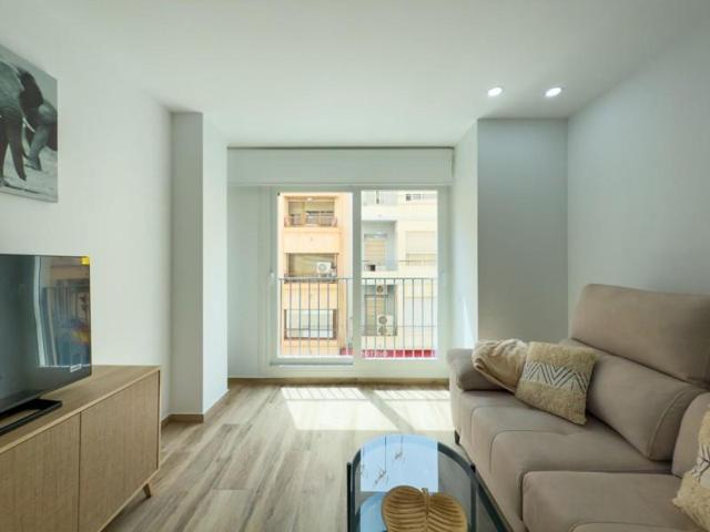 Apartamento en alquiler en Alicante, Mercado photo 0