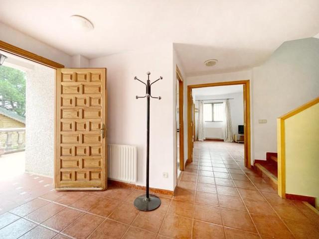 Casa en alquiler en Miraflores de la Sierra, El rosal 2 photo 0