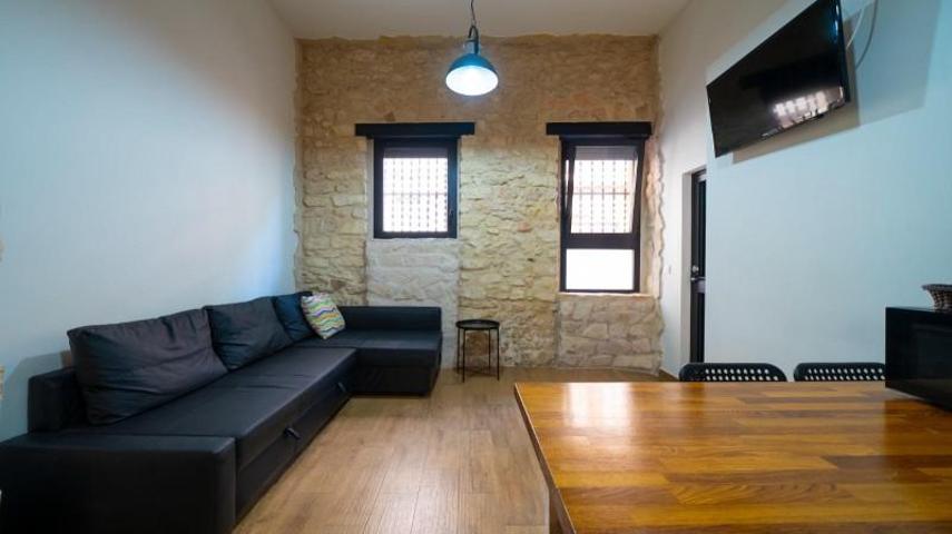 Apartamento en alquiler en Alicante, Altozano photo 0