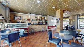 Local comercial en alquiler en Valencia, Benicalap photo 0