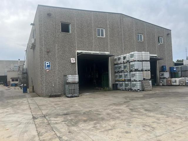 Nave industrial en alquiler en Santa Perpètua de Mogoda, Cataluna photo 0