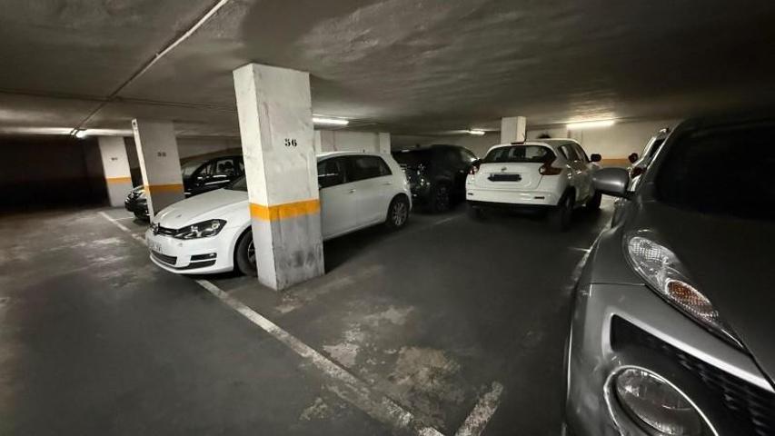 Garaje en venta en Valencia, El Botanic photo 0