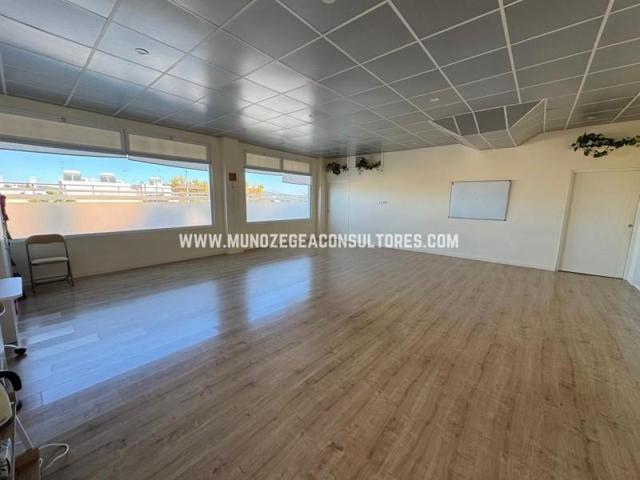Local comercial en venta en Lucena, Calle los Pinos, 14900 photo 0