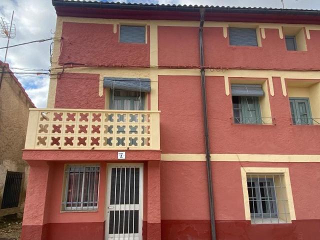 Casas de pueblo en venta en Calamocha, Aragon photo 0