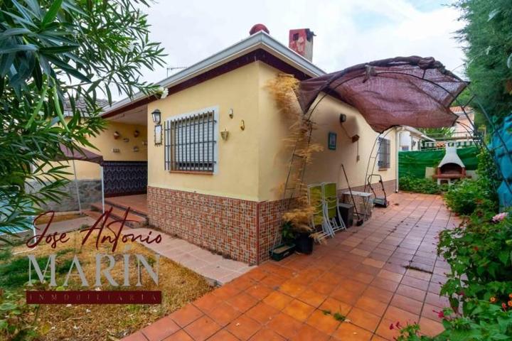 Casa en venta en Badajoz, Campo Pino photo 0