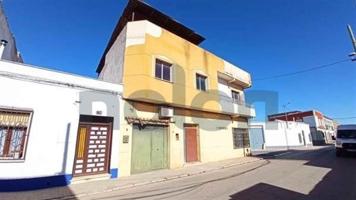 Adosada en venta en Tomelloso, La Mancha photo 0