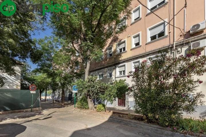 Planta baja en venta en Granada, Carretera de la sierra photo 0