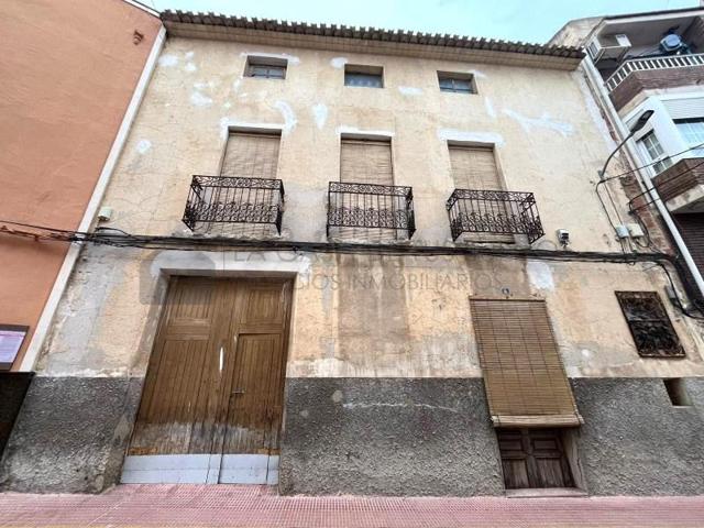 Casa en venta en Sax photo 0