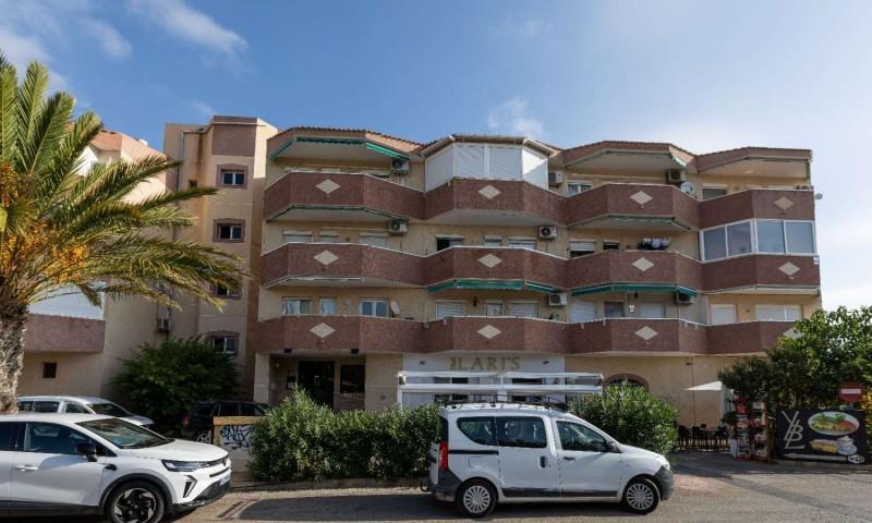 Apartamento en venta en Orihuela, Orihuela Costa photo 0