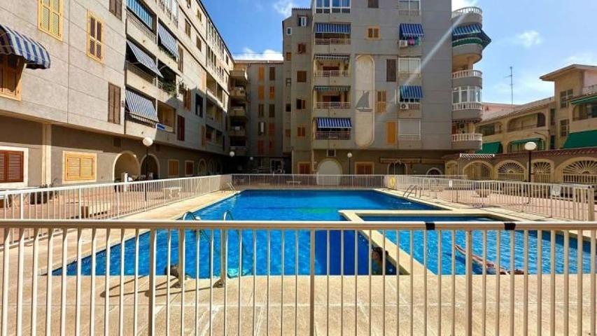 Apartamento en venta en Torrevieja, Torrevieja photo 0