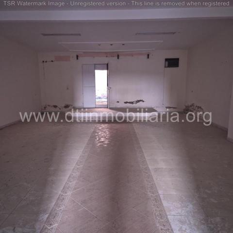 Edificio en venta en La Palma del Condado, Calle Vendimiadores, 21700 photo 0