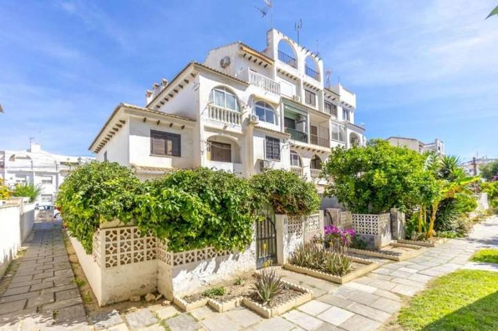 Apartamento en venta en Torrevieja, Torrevieja photo 0