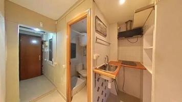 Piso en venta en Barcelona, El Raval photo 0