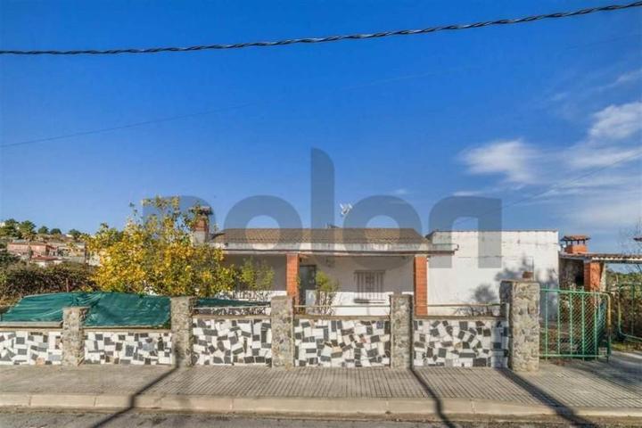 Chalet en venta en Riudarenes, La Selva photo 0
