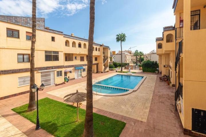Apartamento en venta en Torrevieja, Punta Prima photo 0