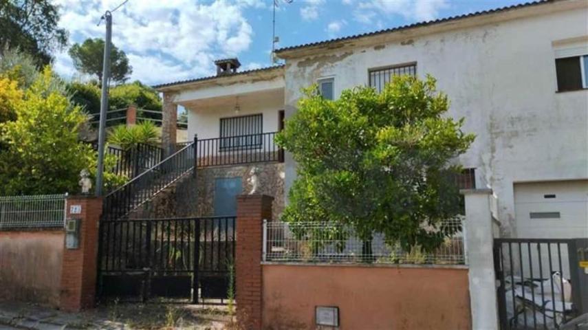 Adosada en venta en Tordera, Maresme photo 0