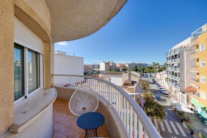 Piso en venta en Torrevieja, Baix Segura photo 0