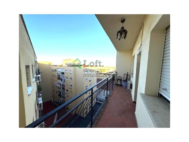Piso en venta en Badajoz photo 0