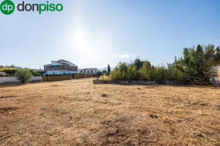 Terreno en venta en Huétor Vega, Avda colorados photo 0