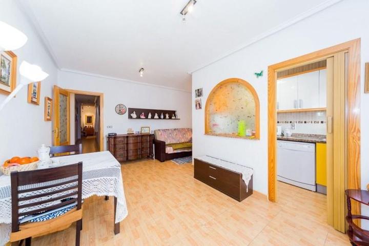 Apartamento en venta en Torrevieja, Centro photo 0