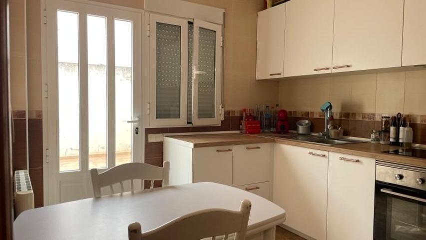 Adosada en venta en Iniesta, Castilla la mancha photo 0