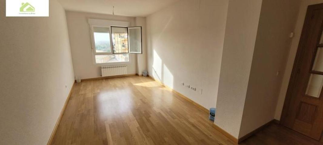 Piso en venta en Zamora, Los bloques photo 0