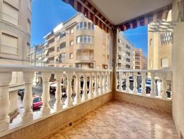 Apartamento en venta en Torrevieja, Playa del cura photo 0