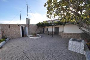 Casa con terreno en venta en Pinoso, Comunidad valenciana photo 0