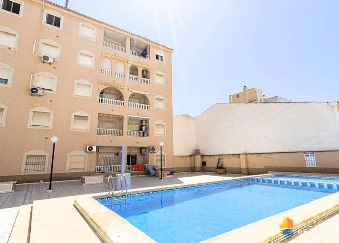 Apartamento en venta en Torrevieja photo 0