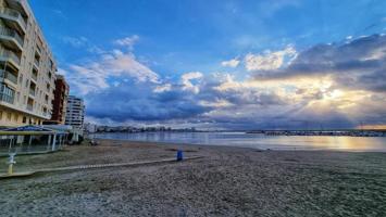 Apartamento en venta en Torrevieja, Playa de los Locos photo 0