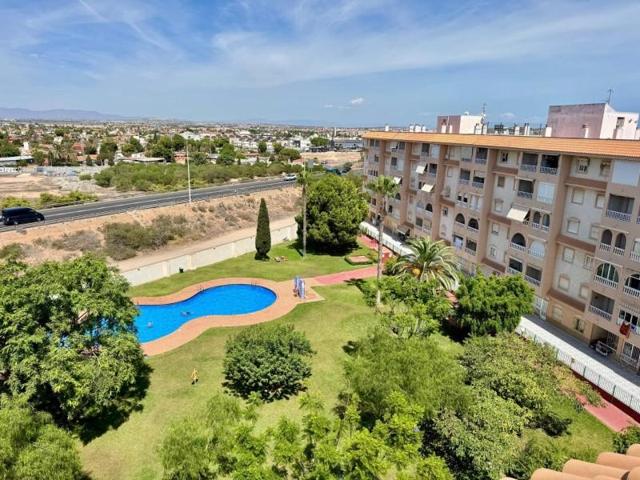 Apartamento en venta en Torrevieja photo 0