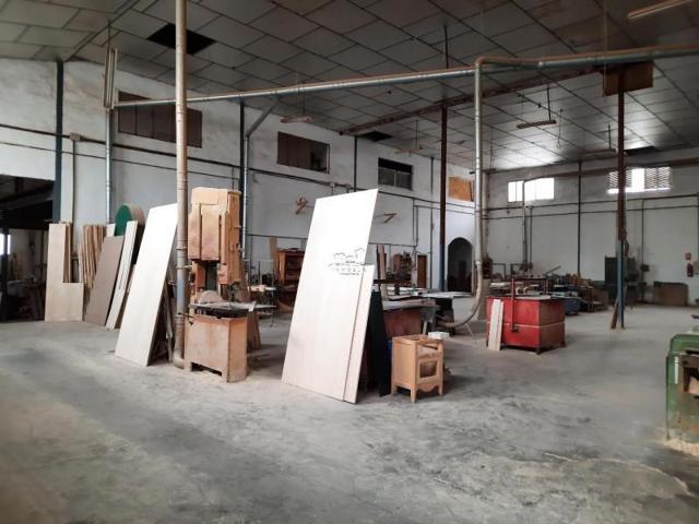 Nave industrial en venta en Lucena, Lucena photo 0