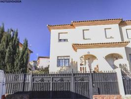 Adosada en venta en Albolote, Camino de Albarrate, 18220 photo 0