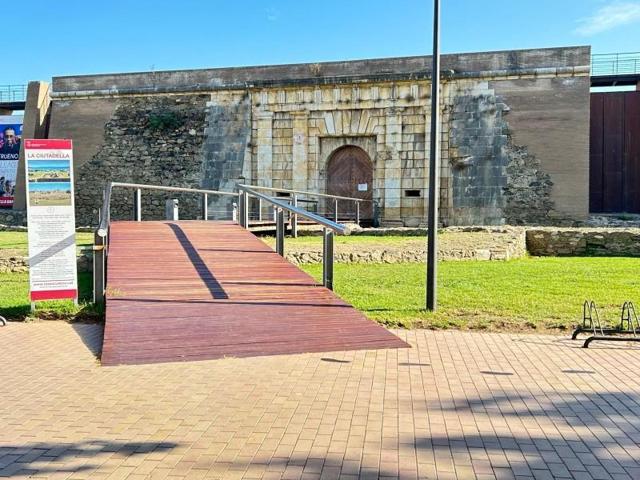 Apartamento en venta en Roses photo 0