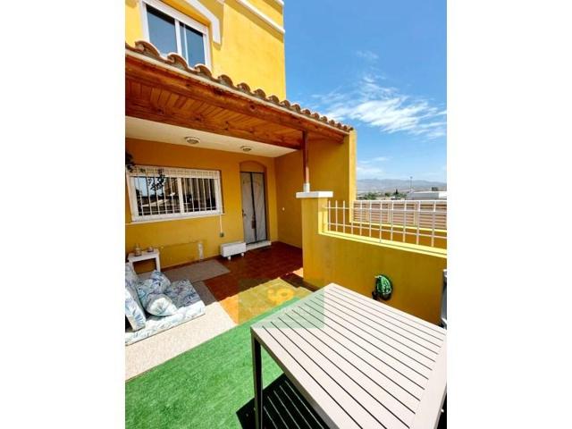 Adosada en venta en Huércal de Almería photo 0