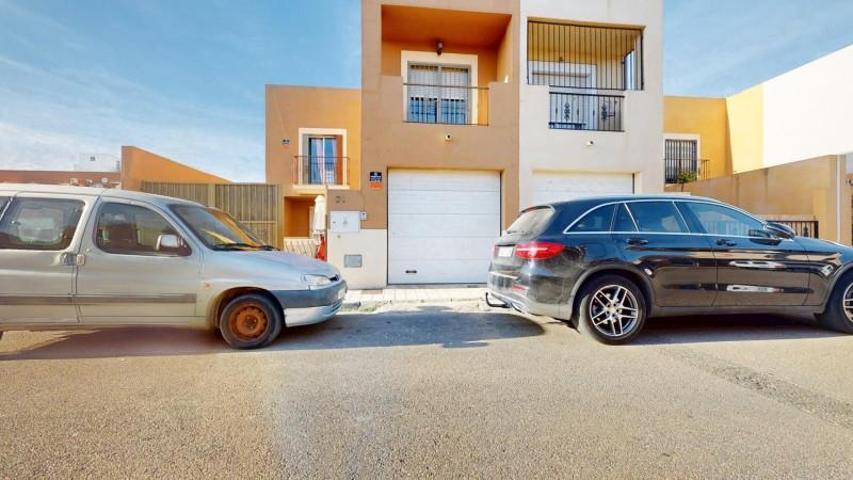 Adosada en venta en Níjar, Campohermoso photo 0