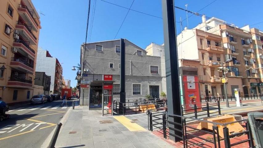 Piso en venta en Valencia, Natzaret photo 0