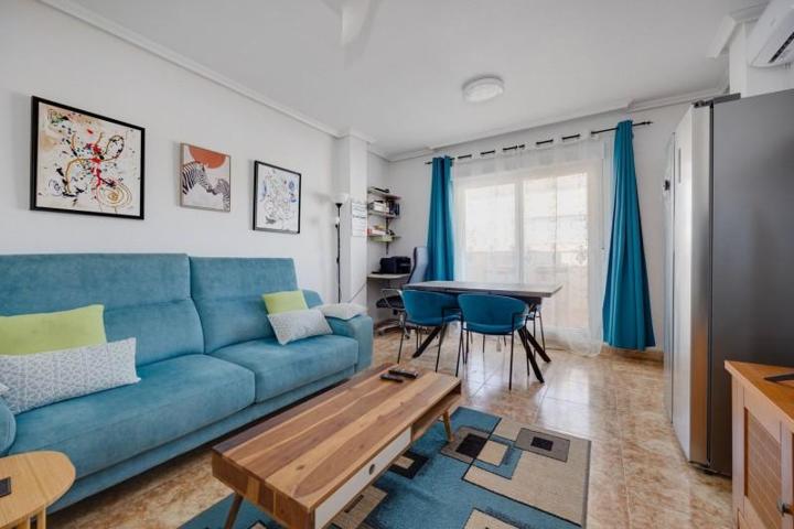 Piso en venta en Torrevieja, Baix Segura photo 0