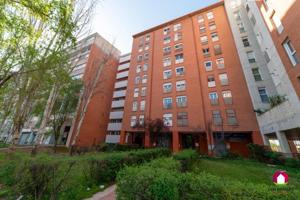 Piso en venta en Zaragoza, Arrabal photo 0