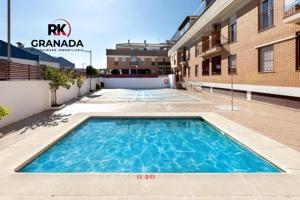 Piso en venta en Churriana de la Vega, San Cayetano photo 0