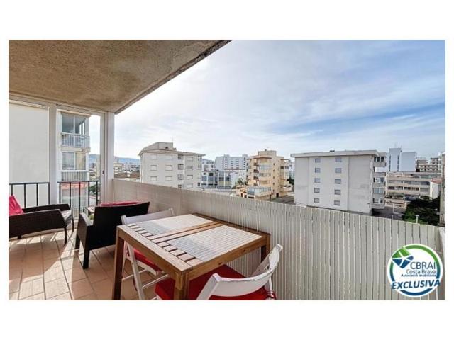 Piso en venta en Roses photo 0