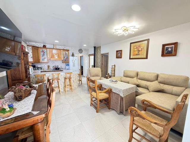 Casa en venta en Humilladero photo 0