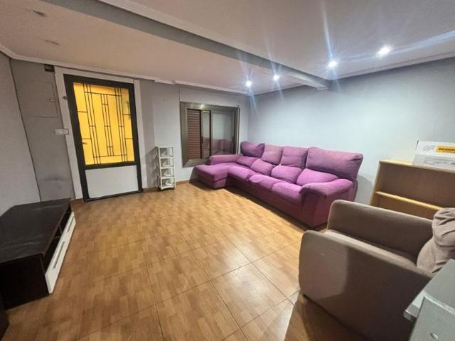 Casa en venta en Puebla de Alfindén photo 0