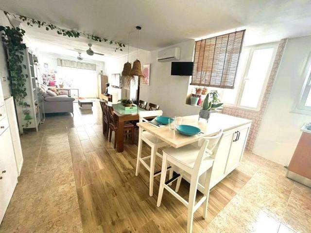 Piso en venta en Manises, Centro photo 0