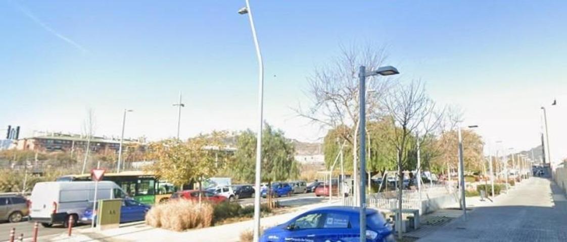 Piso en venta en Santa Coloma de Gramenet, Riu photo 0