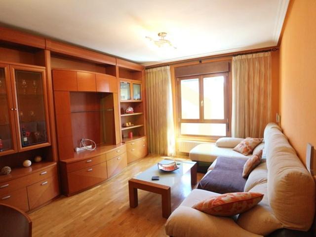 Piso en venta en Oviedo, Las Campas photo 0